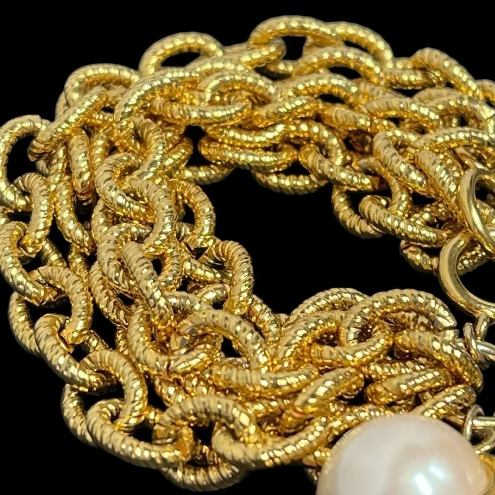 VINTAGE Gold-tone Chunky Chains Faux Pearls Elegant Dangle Bracelet